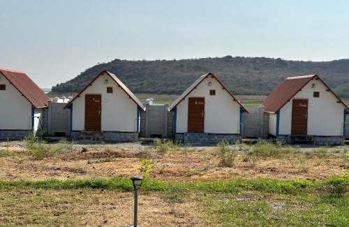 Kolhapur Maison | POOL HOUSE Cottage