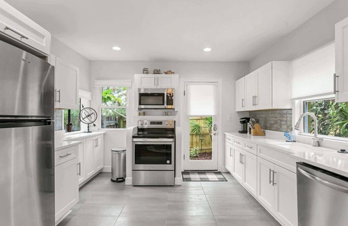 Riverside Heights Maison | Pool House Oasis - Home for 6