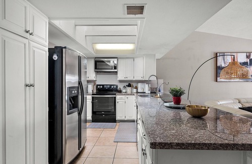 Ahwatukee Foothills Maison | Pool & Jacuzzi Home Near Ahwatukee Golf Club