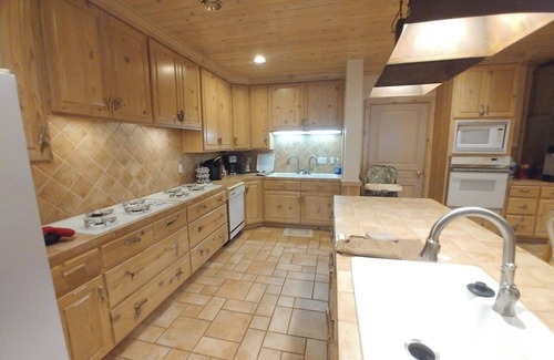 Orchard South Maison | 1 2/3 acres avec 2 maisons! des tonnes de commodités! Réunions et rassemblements