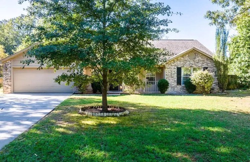Cabot Maison | Pool Oasis w/ KING Bed & Firepit