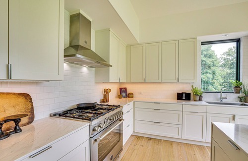Pine Plains Maison | Pool & Private Acreage: Luxe Hudson Valley Home