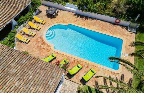 Guia Villa | SPACIOUS VILLA WITH POOL, AIR CONDITIONING & BBQ