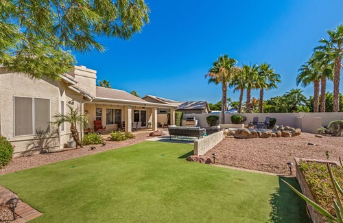 Pebblecreek Maison | Pool & Putting Green with Golf Cart minutes to Golf Courses in Sunny Arizona!