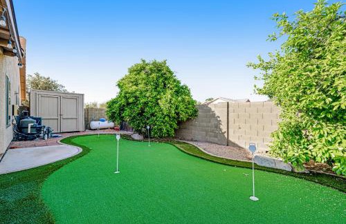Cottonwoods Crossing Maison | Pool & Putts