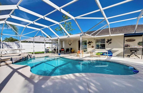 Indian Trails Maison | Pool Retreat in Palm Coast, near cinnamon sand beaches of Flagler county