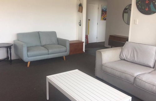 Tauranga Maison | Pool, sky tv, darts. A great place for families! Not a party house…