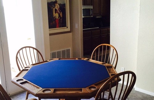 Green Valley North Maison | Las Vegas / Henderson, 3 Bdrm, SPA & POOL. Mini putt 9 trous dans la cour. Promenade au golf