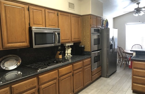 Green Valley North Maison | Las Vegas / Henderson, 3 Bdrm, SPA & POOL. Mini putt 9 trous dans la cour. Promenade au golf