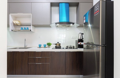 Tanjung Bungah Copropriété | Pool View 3BR* Walk to SHOPS EAT * AC & Wi-Fi