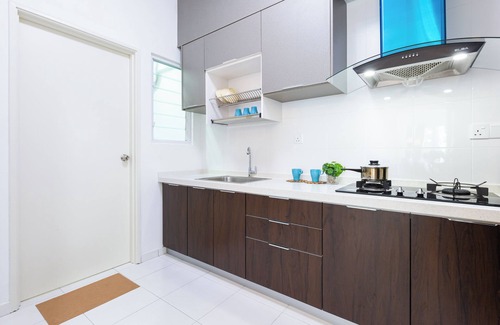 Tanjung Bungah Copropriété | Pool View 3BR* Walk to SHOPS EAT * AC & Wi-Fi