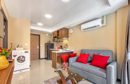 Nai Harn Appartement | Pool-View Apt Steps to Nai Harn Beach S203