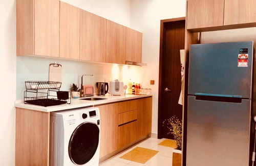 Masai Copropriété | Condo avec vue sur la piscine / Près de l'anse Senibong, Mid Valley et CIQ / 中文 房东