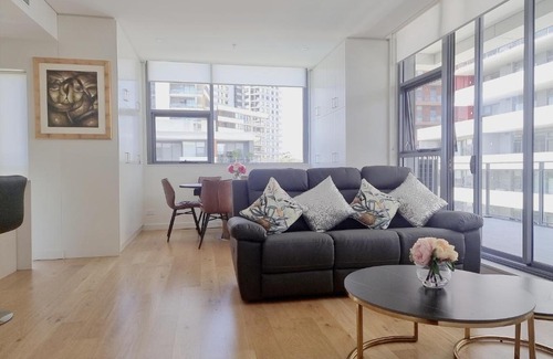 Macquarie Park Appartement | Pool View of Marquarie Park Paradise