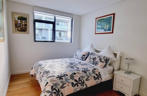 Macquarie Park Appartement | Pool View of Marquarie Park Paradise
