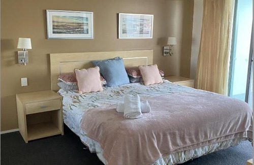 Ballina Appartement | Pool View Retreat