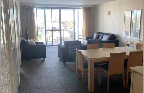 Ballina Appartement | Pool View Retreat