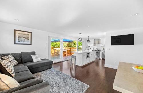 Ocean Bay Park Maison | Poolside Chic by the Sea