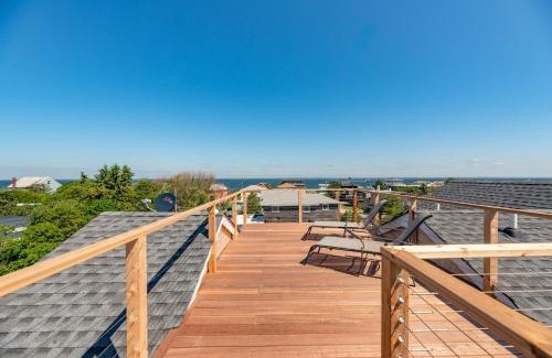 Ocean Bay Park Maison | Poolside Chic by the Sea