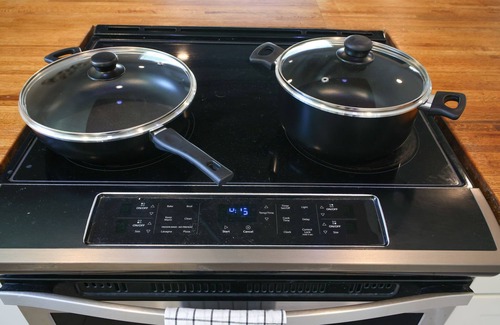 Leon Valley Maison | Poolside Oasis near Sea World and Medical Center