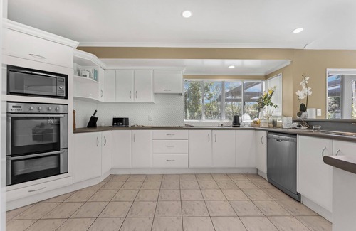 Manurewa Maison | Charming Oasis: Your Cozy Retreat Awaits!