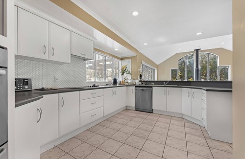 Manurewa Maison | Charming Oasis: Your Cozy Retreat Awaits!