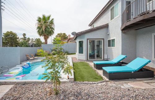 Green Valley North Maison | Poolside Paradise on the Strip