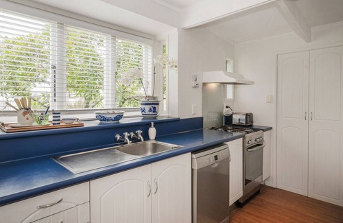 Whangamata Maison | Poolside Paradise - Whangamata Holiday Home