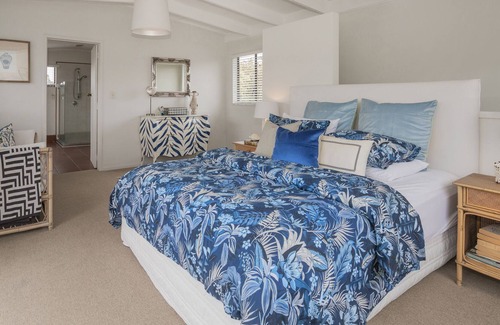 Whangamata Maison | Poolside Paradise - Whangamata Holiday Home