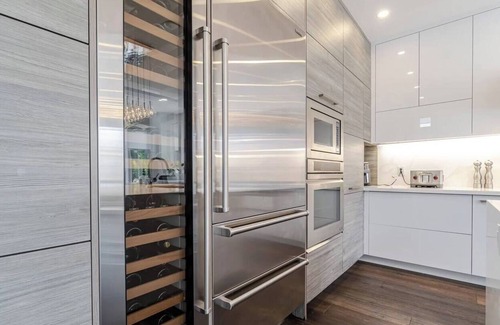 Meadowvale Village Maison | Poolside Perfection, Culinary Delight