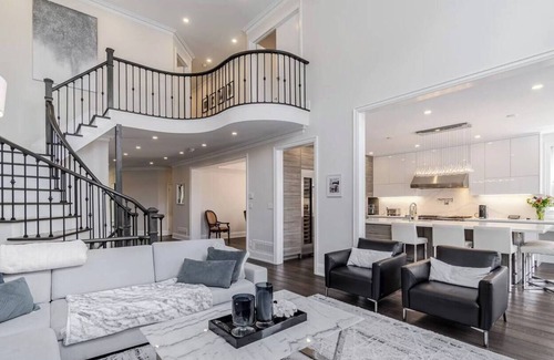Meadowvale Village Maison | Poolside Perfection, Culinary Delight