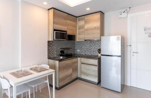 Rawai Appartement | Poolside Rawai Condo Sea View by IBG Property 202
