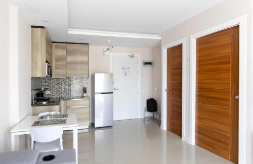 Rawai Appartement | Poolside Rawai Condo Sea View by IBG Property 202