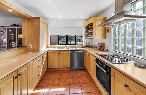 Papamoa Beach Maison | Poolside Serenity - Papamoa Beach Holiday Home