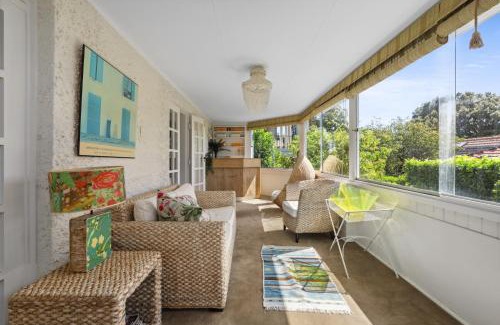 Kurraba Point Maison | Poolside Stay - Close to Taronga Zoo & Luna Park