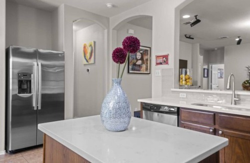 Temple Appartement | Pop Art Extravaganza @ SPG Europa in Temple TX