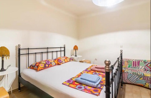 Galatsi Appartement | Pop Art Home - Experience Local Vibes