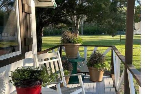 Ochlocknee Maison | Pope's Museum Private Guest House on Historic Grounds. Pet-Friendly
