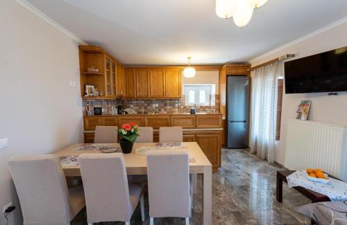 Poulithra Maison | Popi s house