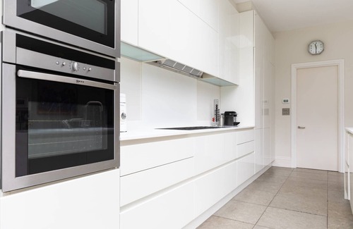 Addison Appartement | Poplar Grove by onefinestay