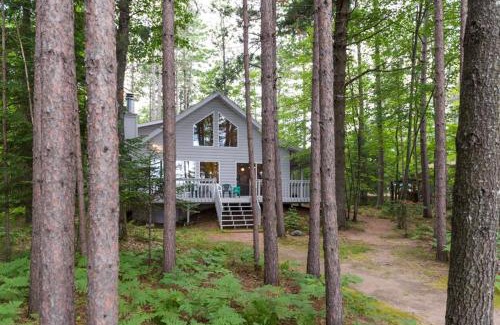 Eagle River Maison | Porch in the Pines in Eagle River WI