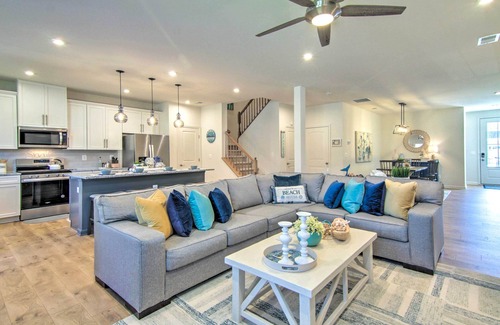 Millville Maison | Porch + Pool Access: Millville Townhome!
