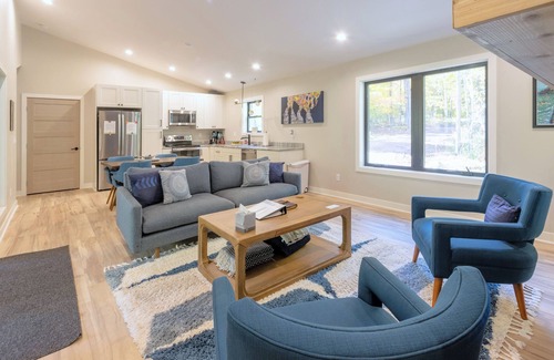 Herbster Maison | Porcupine Bluff | Modern Home, Lake Views