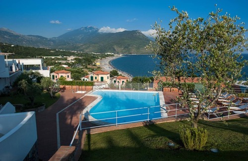 Villammare Appartement | Porpora - Apartment with sea view located inside the Residence le Ruve Bianche with swimming pool and private beach