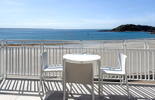 Trebeurden Appartement | PORS-MABO T3 · Luxury 2 Bedroom Apartment with Sea