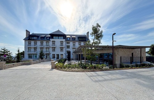Trebeurden Appartement | PORS-MABO T3 · Luxury 2 Bedroom Apartment with Sea