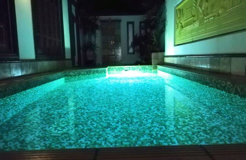 Taman Tanjung Villa | Piscine de la villa sur l'eau de la plage de Port Dickson