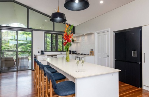 Mowbray Maison | Port Douglas Valley Magic