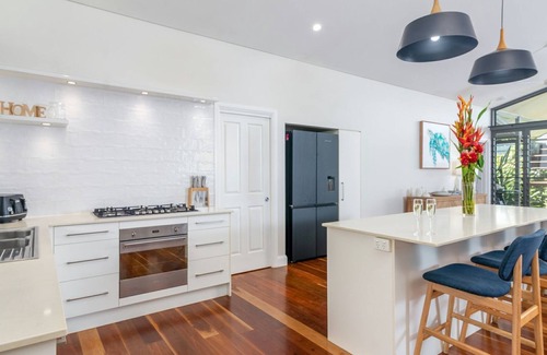Mowbray Maison | Port Douglas Valley Magic
