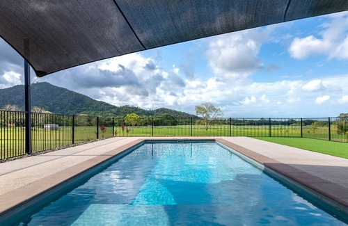Mowbray Maison | Port Douglas Valley Magic